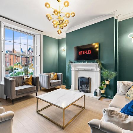 Deluxe 5 Bed In Central Whitby - Parking - Hot Tub المظهر الخارجي الصورة