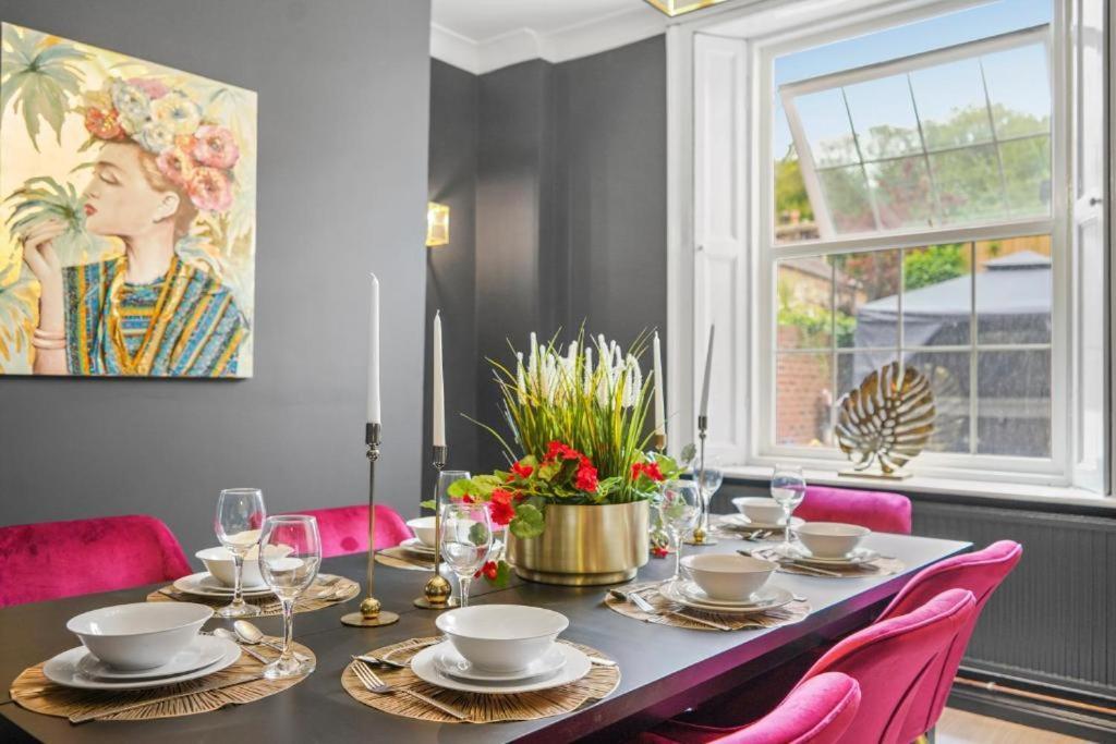 Deluxe 5 Bed In Central Whitby - Parking - Hot Tub المظهر الخارجي الصورة