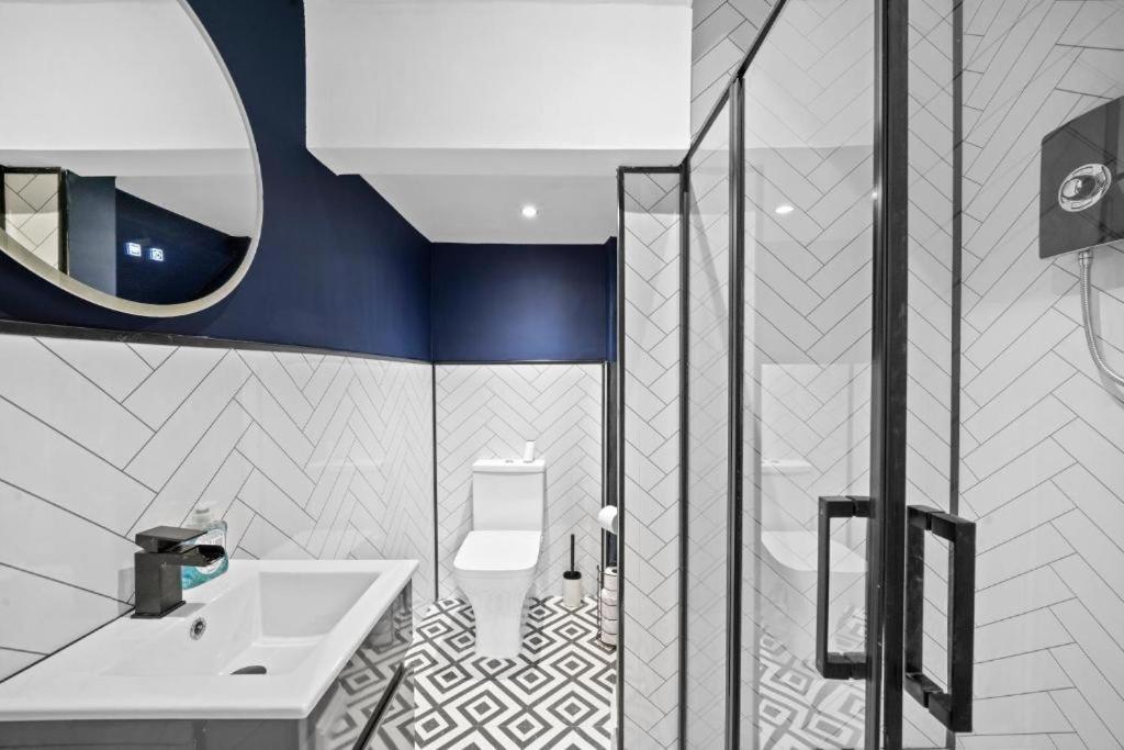 Deluxe 5 Bed In Central Whitby - Parking - Hot Tub المظهر الخارجي الصورة