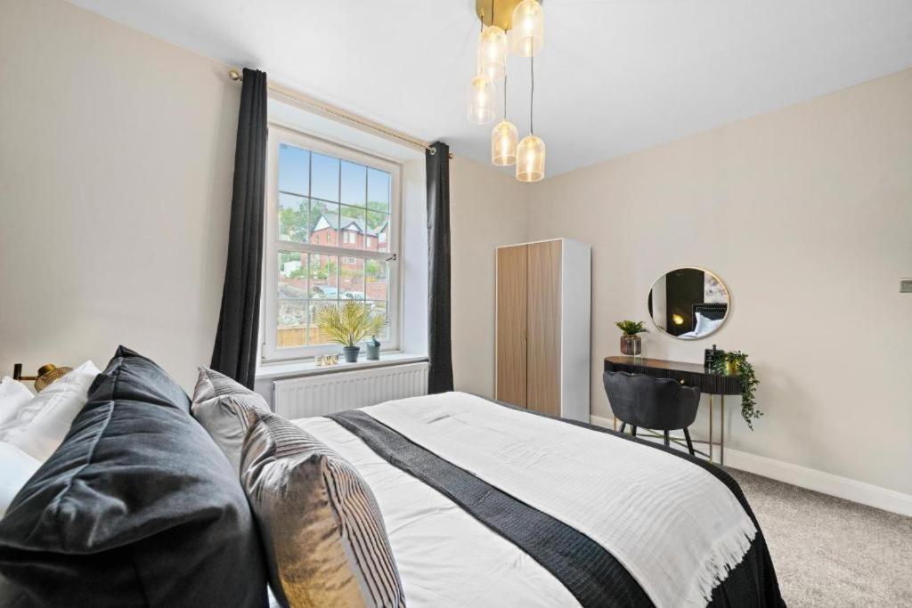 Deluxe 5 Bed In Central Whitby - Parking - Hot Tub المظهر الخارجي الصورة
