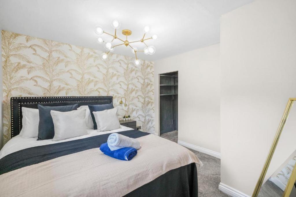Deluxe 5 Bed In Central Whitby - Parking - Hot Tub المظهر الخارجي الصورة