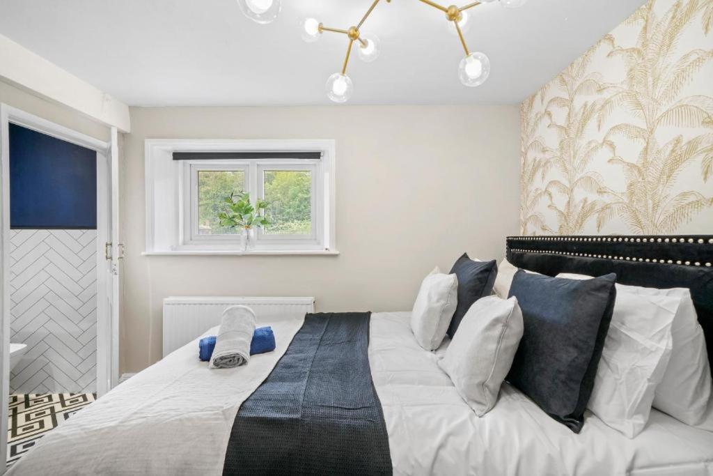 Deluxe 5 Bed In Central Whitby - Parking - Hot Tub المظهر الخارجي الصورة