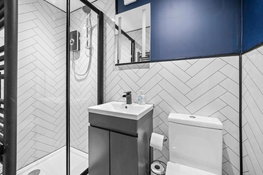Deluxe 5 Bed In Central Whitby - Parking - Hot Tub المظهر الخارجي الصورة