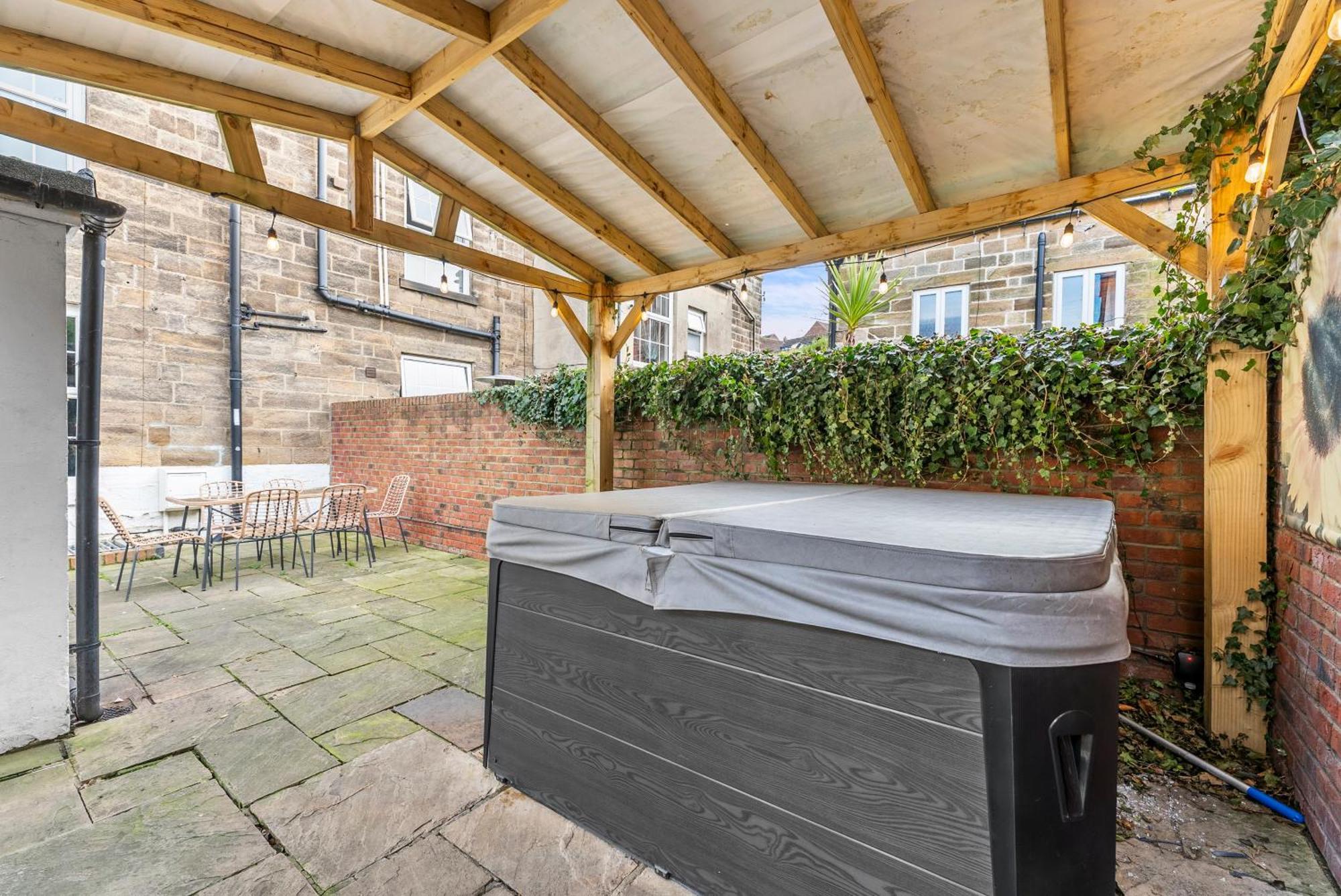 Deluxe 5 Bed In Central Whitby - Parking - Hot Tub المظهر الخارجي الصورة