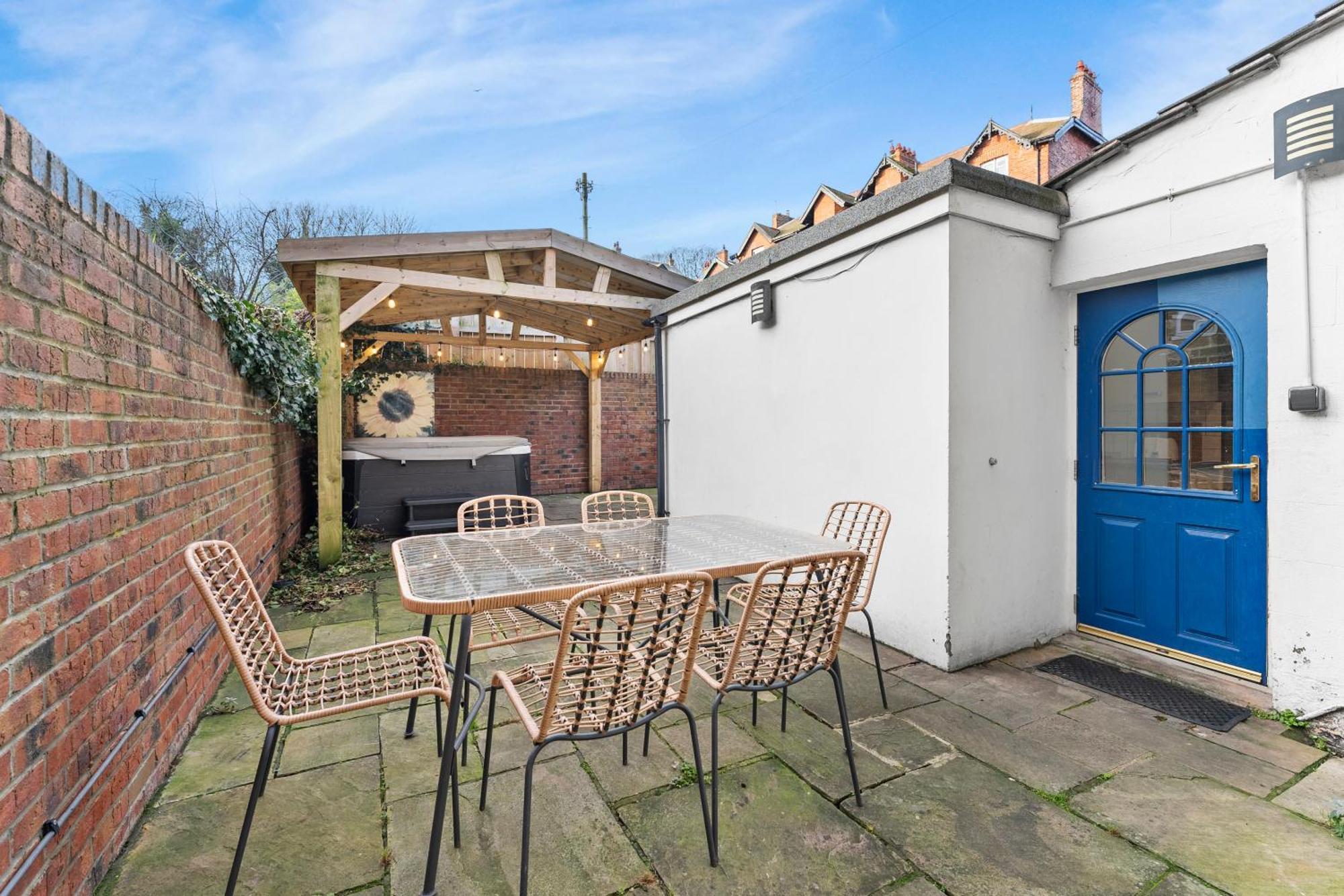 Deluxe 5 Bed In Central Whitby - Parking - Hot Tub المظهر الخارجي الصورة
