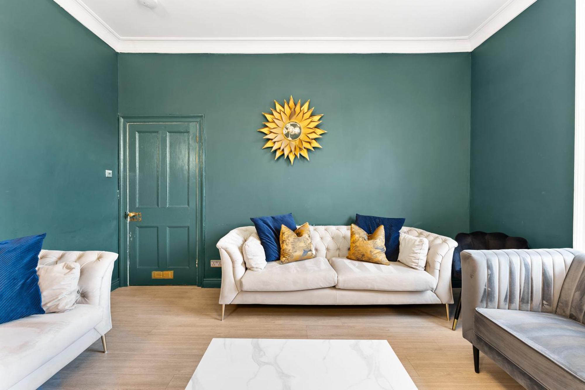 Deluxe 5 Bed In Central Whitby - Parking - Hot Tub المظهر الخارجي الصورة