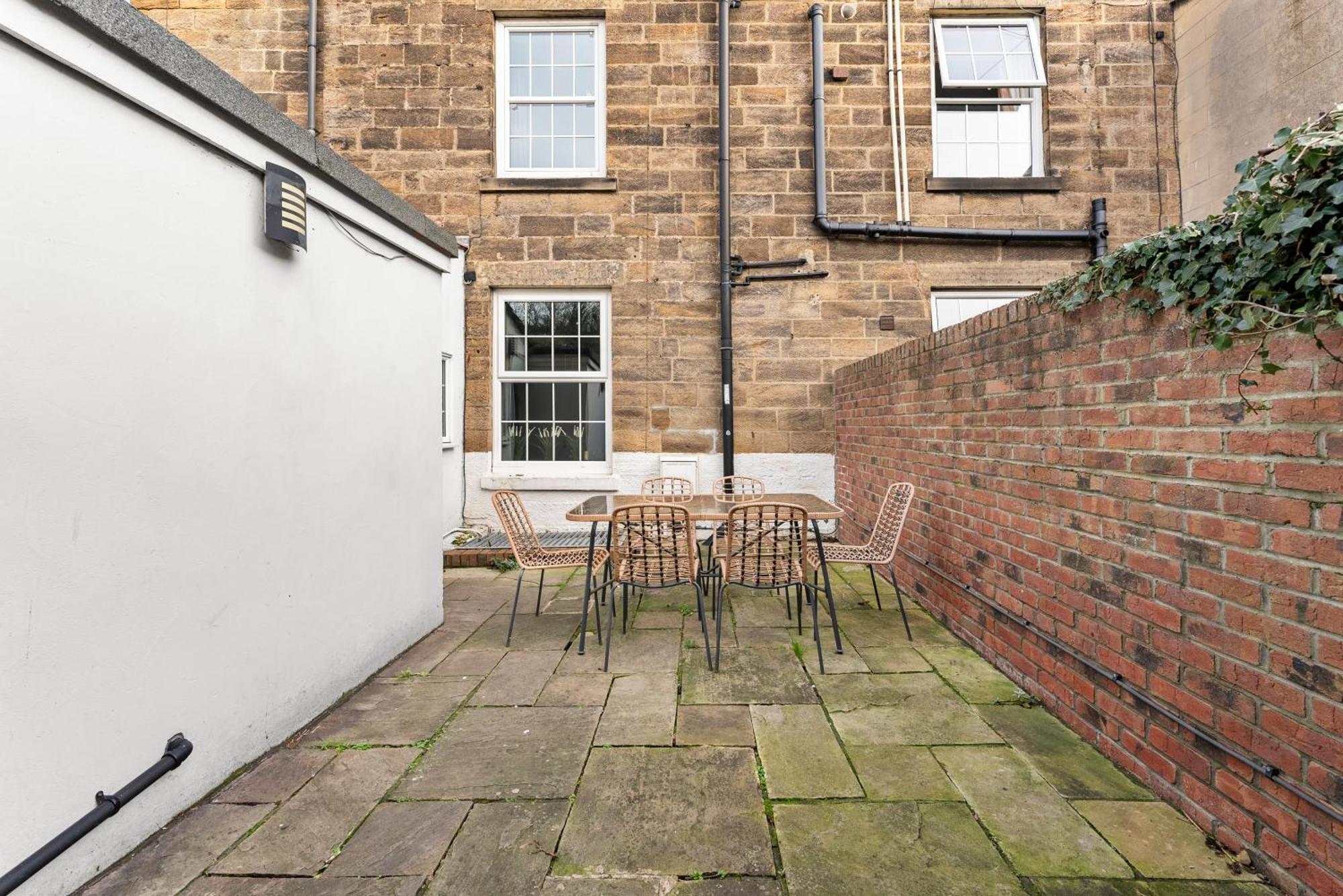 Deluxe 5 Bed In Central Whitby - Parking - Hot Tub المظهر الخارجي الصورة