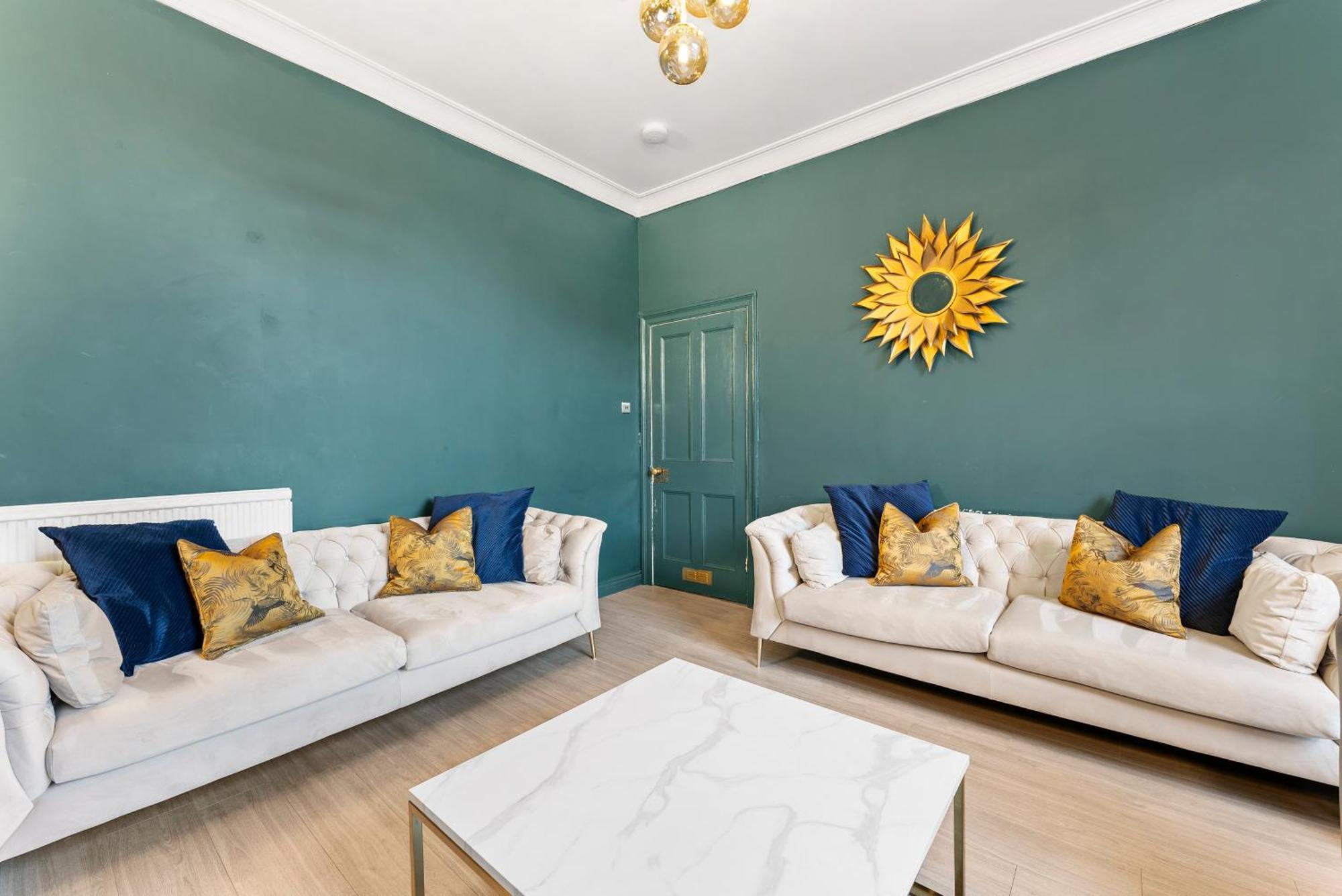 Deluxe 5 Bed In Central Whitby - Parking - Hot Tub المظهر الخارجي الصورة